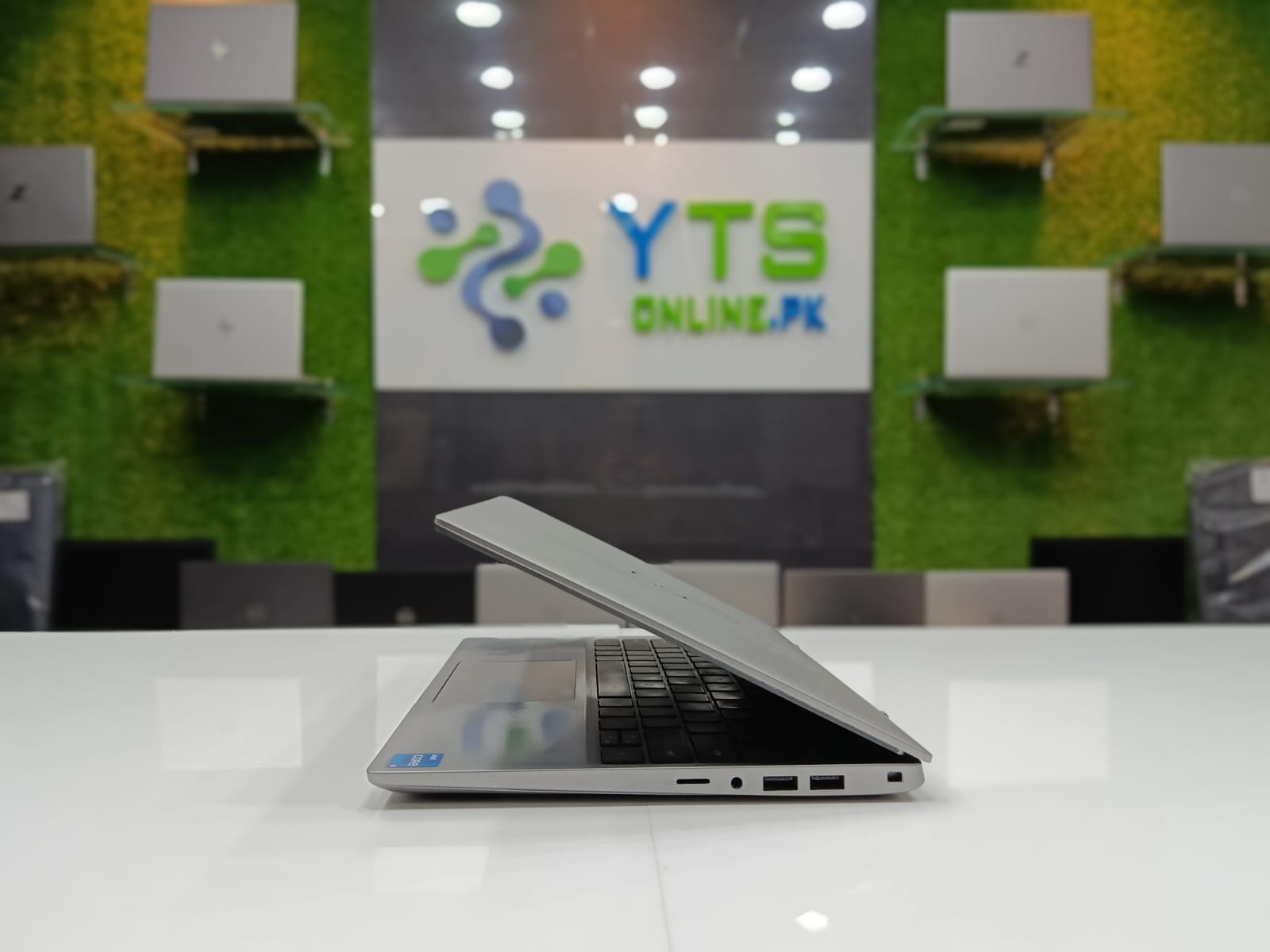 Dell Latuitude 3320 | Intel Core i5-1135G7 | FHD Display