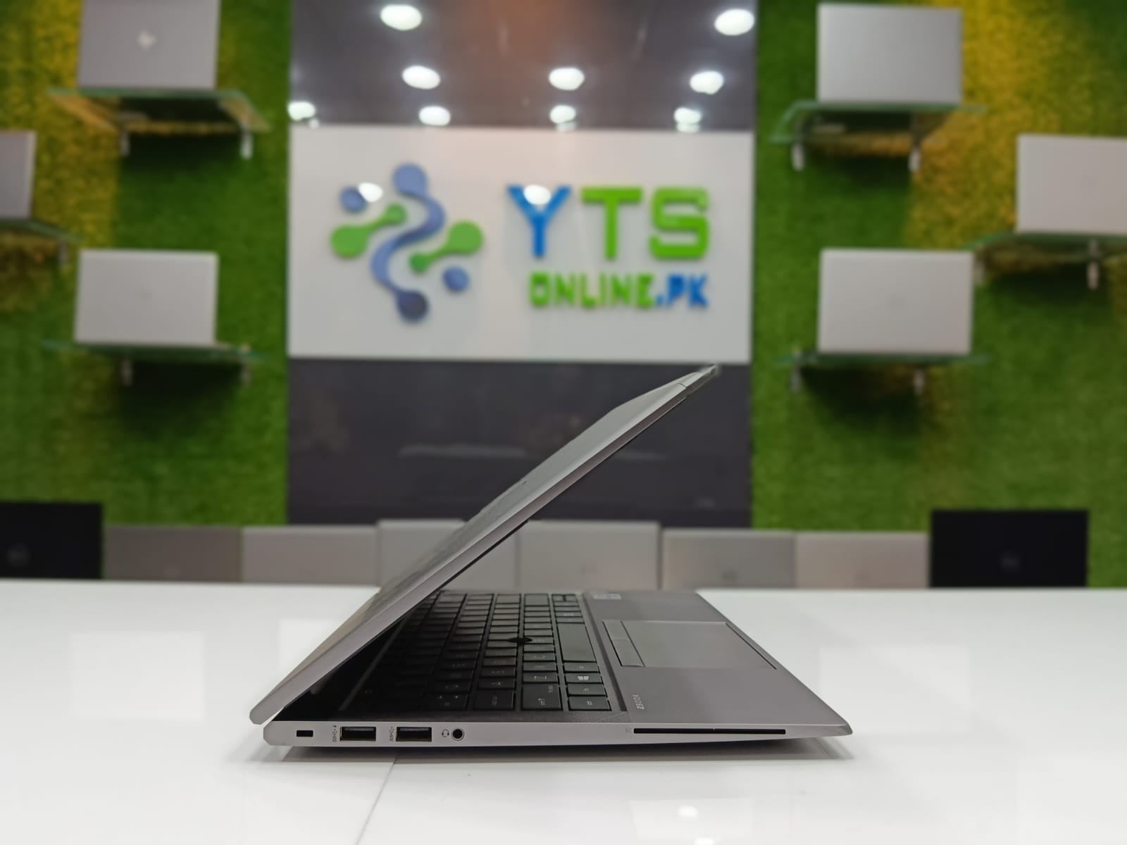 HP ZBook Firefly 14 G7 | Intel Core i5-10310U | FHD Touch Display