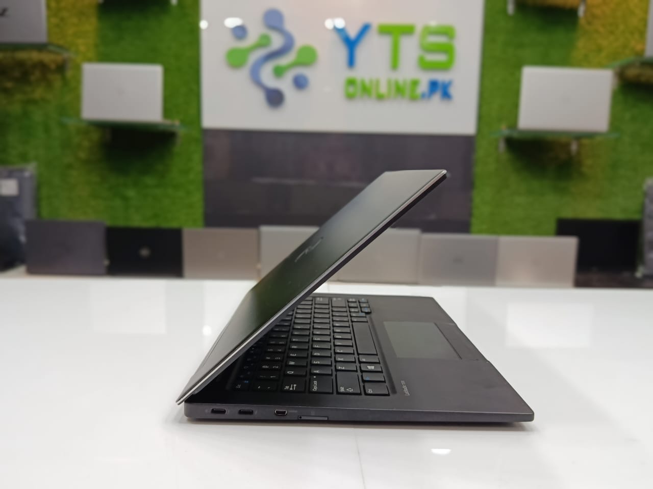 Dell Latuitude 7370 | Intel Core MS | FHD Display