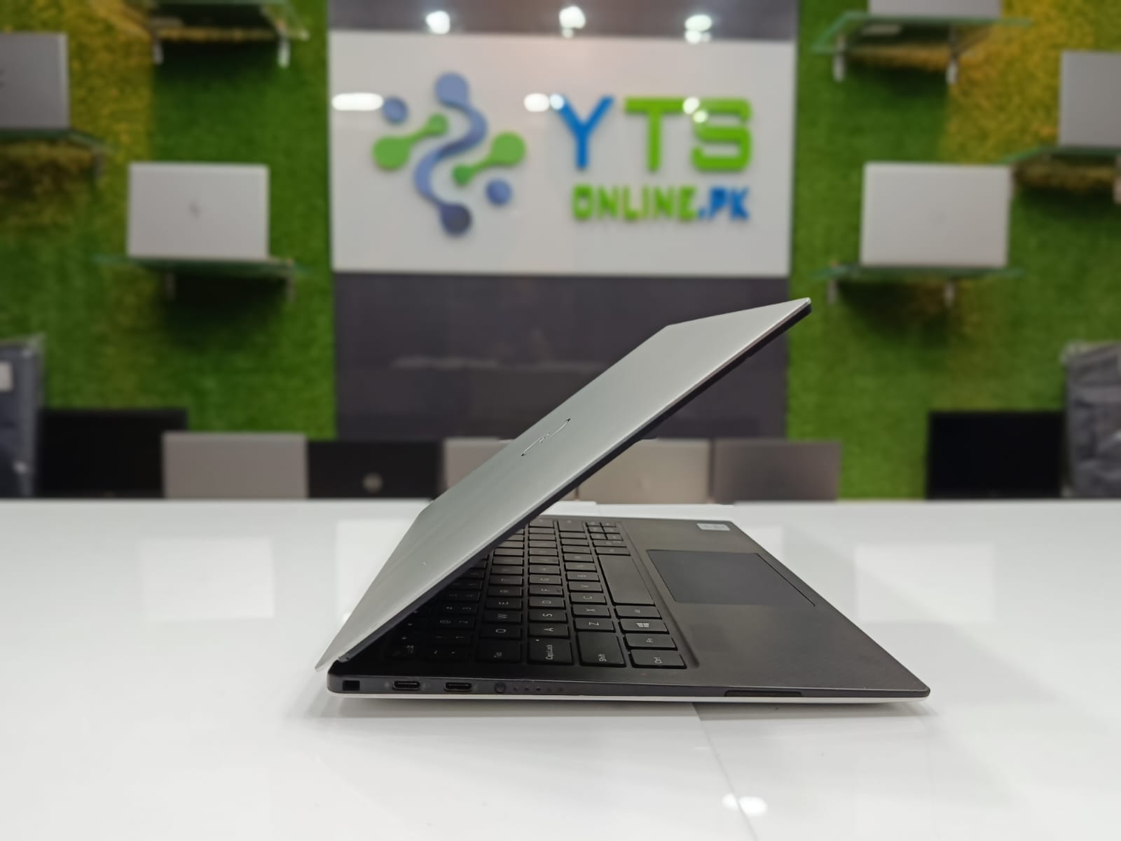 Dell XPS 13 7390 | Intel Core i5-10210U | FHD Display